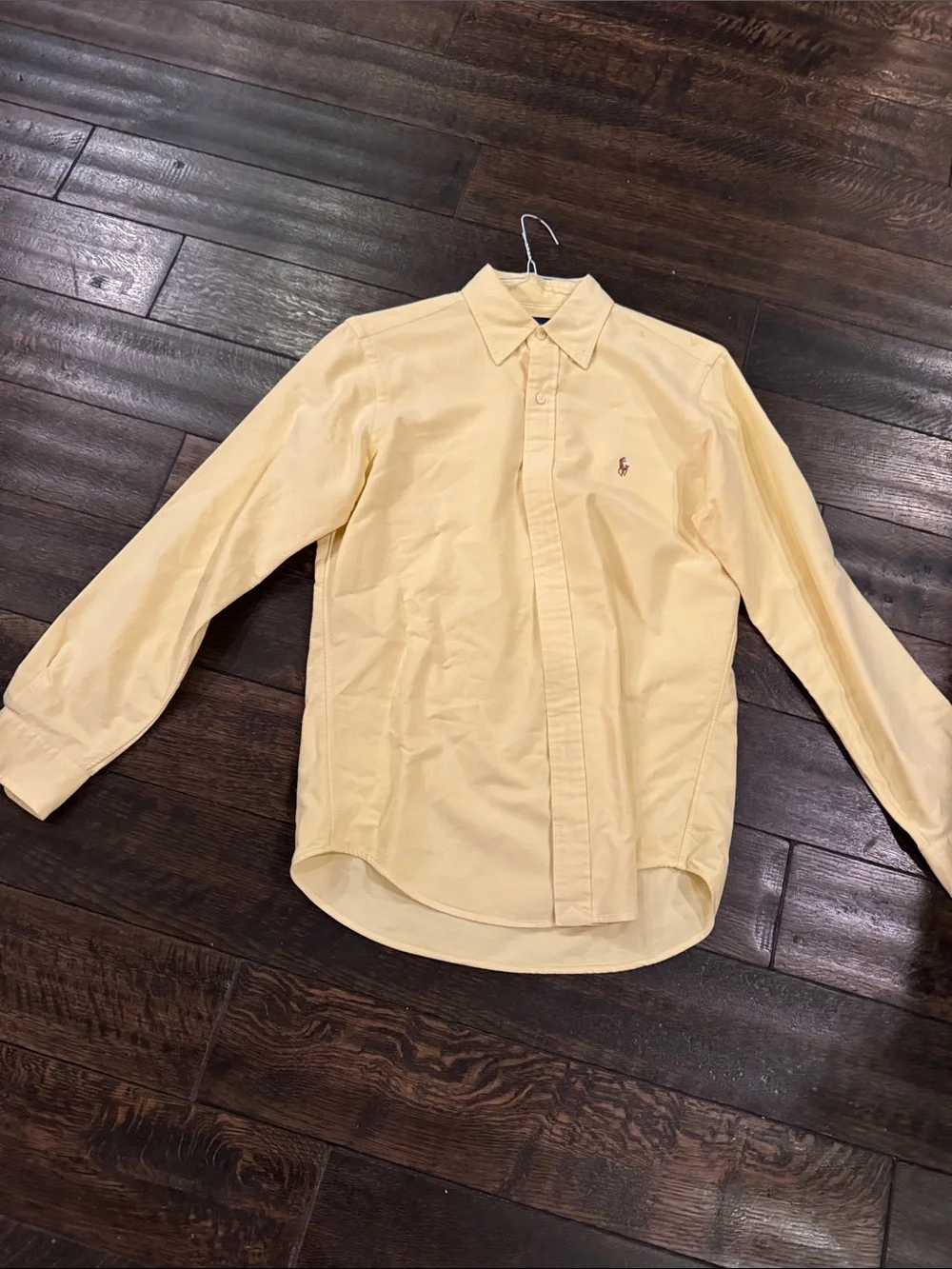 Like new men’s, Ralph Lauren classic fit long sleeve button down shirt size smal